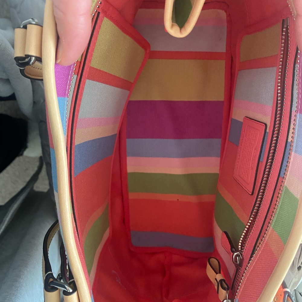 Coach Hampton Weekend Multicolor Striped Tote & Dustbag - NWOT!! - Picture 9 of 13